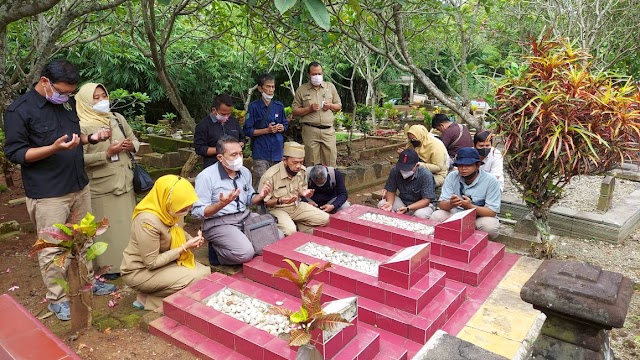 Peringatan Hari Pers Nasional  2022, PWI Kebumen Ziarah ke Makam Leluhur Wartawan 