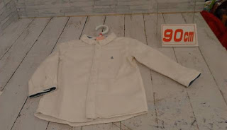 中古品　子供服　９０ｃｍ　ホワイト　長袖シャツ　２２０円