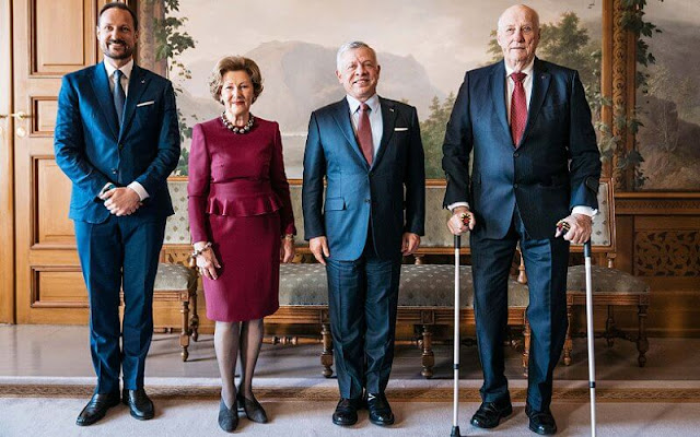 King Abdullah, King Harald, Queen Sonja, Crown Prince Haakon and Crown Princess Mette-Marit