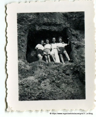 photo noir et blanc, les grottes de Jonas et le saut du loup, Auvergne