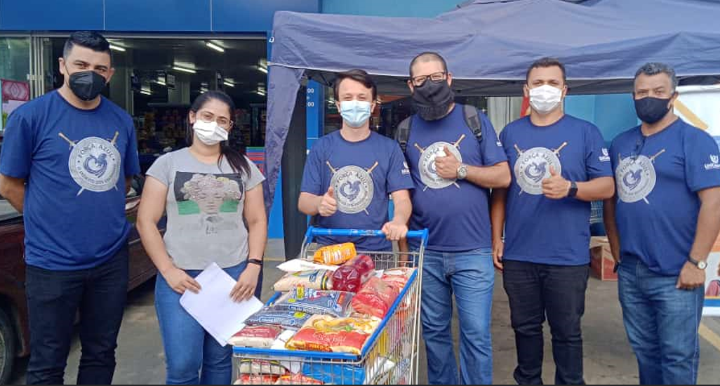Foto: A equipe do Grupo Saber – Unicesumar esteve presente em Rebouças realizando uma ação solidária de arrecadação de alimentos em parceria com o Supermercado São Sebastião.