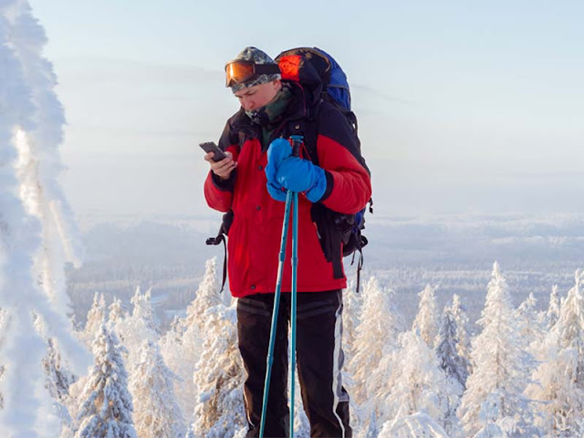 How to Get Better Cell Phone Signals in Rural Areas