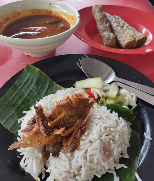 Kedai Makan Viral Nasi Dagang Atas Tol Terengganu Wajib Singgah