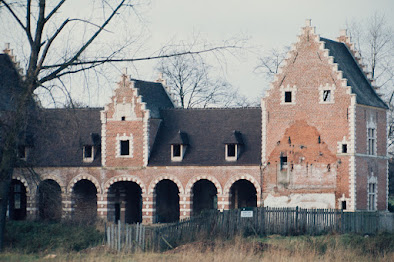 ph 2. Château d'en Bas, décembre. 1977. Ph .P.Bruyelle Sans L'aile Est