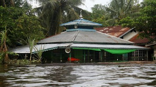 Banjir Merendam Sejumlah Desa di Sepauk dan Tempunang Sintang