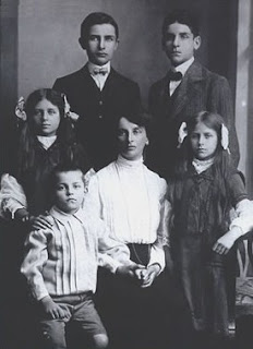 Inessa Armand çocuklarıyla Brüksel'de, 1909