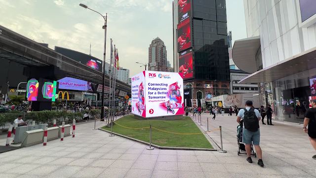 lot 10 the Cube Digital Screen Ads, KL Lot 10 Digital OOH Ads KL Bukit Bintang Lot 10 LED Screen Ads, lot 10 giant cube DOOH Ads Bintang Walk KL,