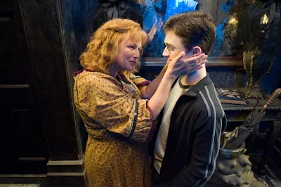 Por que Molly Weasley gostava mais de Harry Potter do que dos próprios filhos?