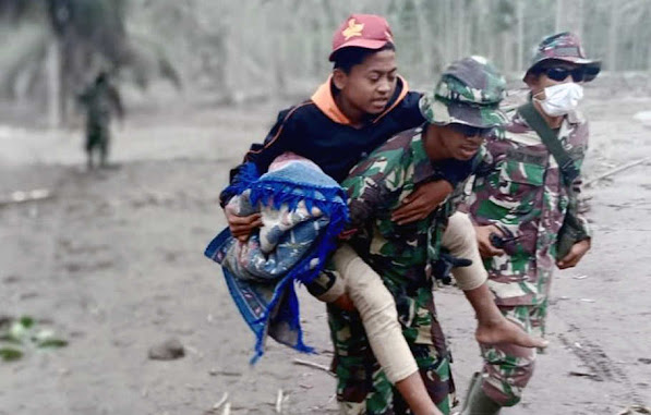 TNI Kerahkan Pasukan Khusus Bantu Evakuasi Korban Semeru
