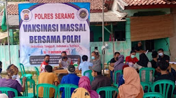 Polres Serang Laksanakan Giat Vaksin di Majlis Al-Barokah Desa Julang-Cikande sebanyak 2000 Dosis