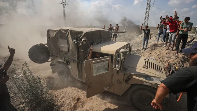 Soldado israelense é tirado de tanque e capturado por militantes do Hamas; veja vídeo