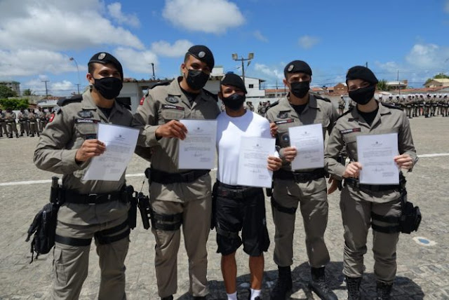 João Azevêdo promove 91 oficiais da Polícia Militar da Paraíba