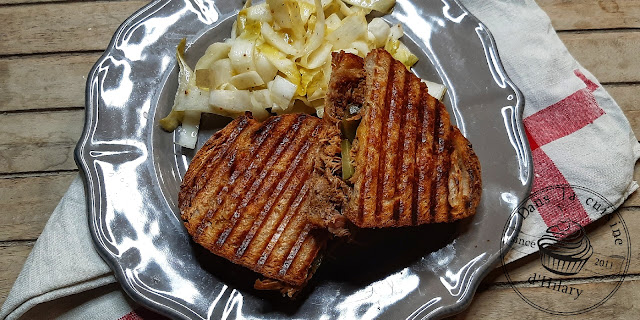 Grilled cheese au pulled pork, cheddar, confit d'oignon et pain au levain - Dans la cuisine d'Hilary