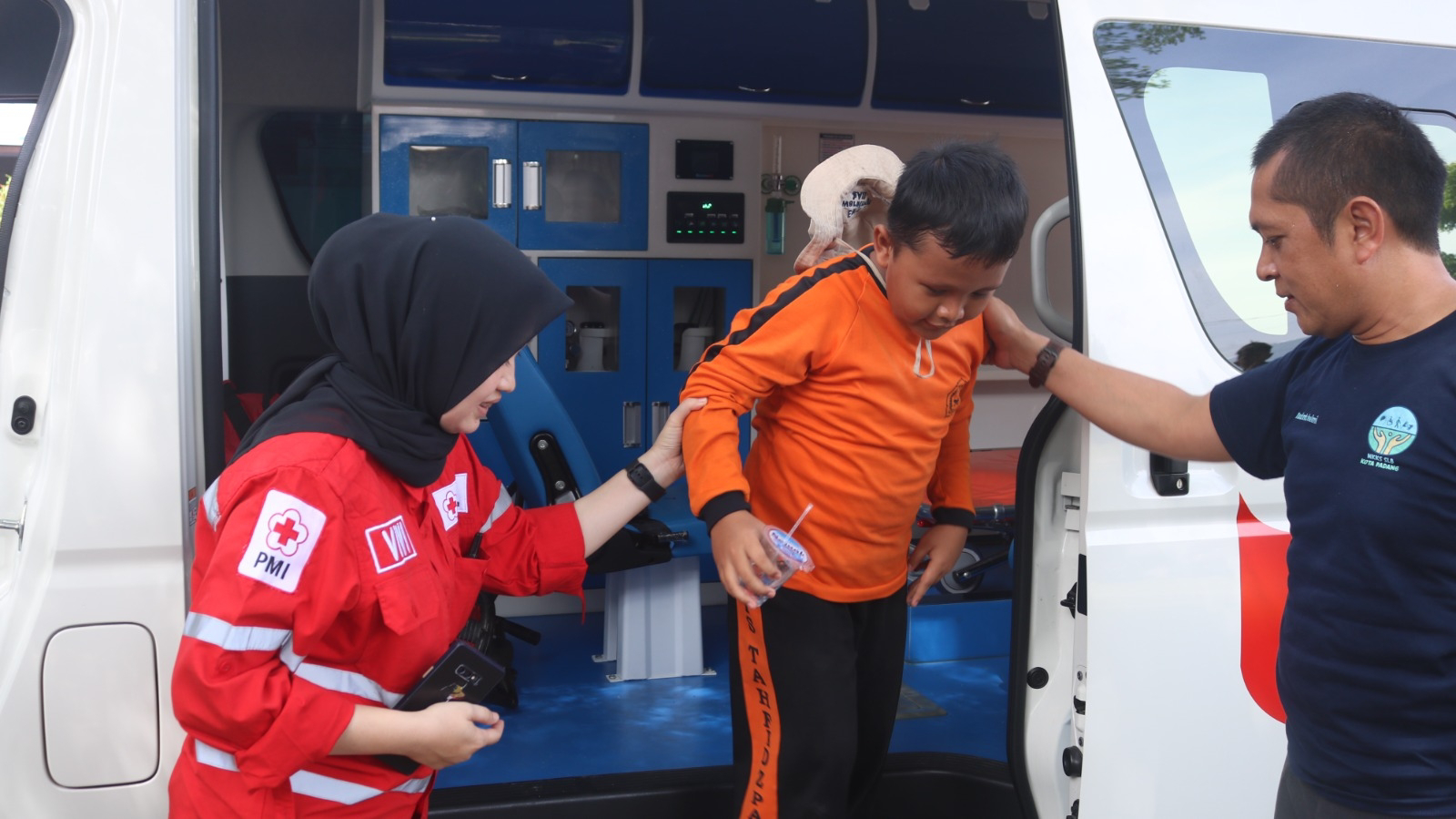 PMI Sumbar Beri Pelatihan Pertolongan Pertama untuk Guru SLB dalam Simulasi Kesiapsiagaan Bencana di Padang