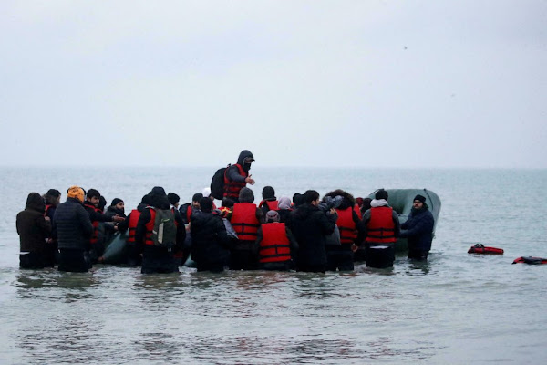 Traversées de la Manche : pour contourner les restrictions, les passeurs ont recours à des bateaux en provenance de Chine