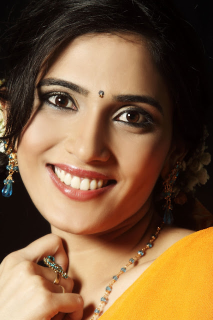 Kannada Actress Mythriya Gowda Hot Pics In Saree 45