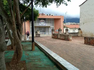 Lado Norte Plaza  Bolivar