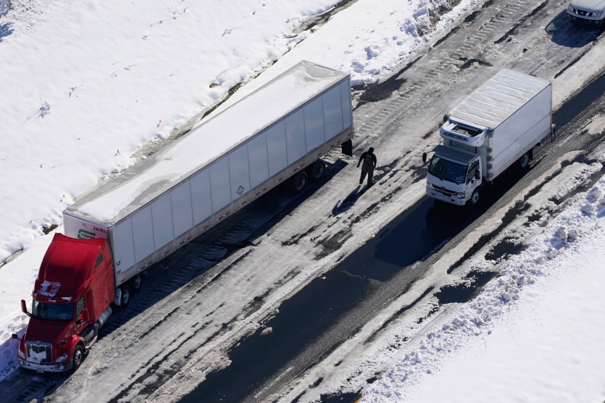 I-95 Is a Snow-Covered Dystopian Hellscape. These Truckers Came to the Rescue