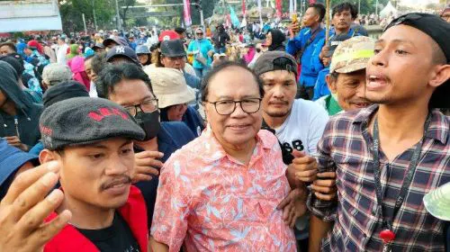 Ikut Demo Buruh Desak Cabut UU Cipta Kerja, Rizal Ramli Ikut Orasi Sebut Jokowi Miskinkan Rakyat