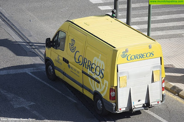 Clavijo reclama la intervención del Estado para “desatascar” los envíos de Correos a Canarias