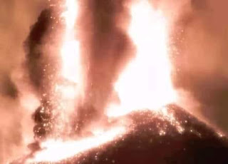 ثوران بركان إيتا في ايطاليا (صور)