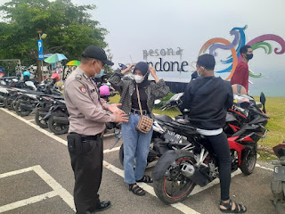 Polsek Majalengka Kota Cek Pengunjung Obyek Wisata Paralayang Wajib Vaksinasi Bagi Yang Belum Vaksinasi 