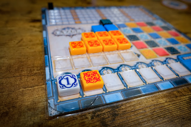 Azul board game 花磚物語 地板區也就是扣分區 起始玩家磚拿了也是放這裡