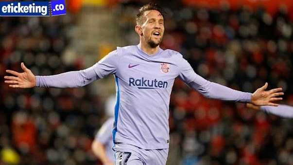 After Real Madrid lost their undefeated record, Luuk de Jong lifts emaciated Barcelona