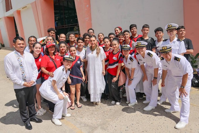 Evelyn Salgado da la bienvenida a la tripulación de los buques Kashima y Shimakaze de la Fuerza Marítima de Autodefensa de Japón 