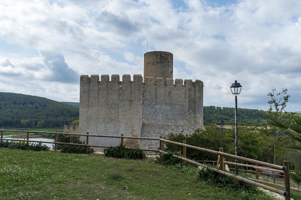 Castellet y la Gornal, su castillo y atracción turística