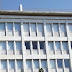 Μήπως σε αυτό το κτίριο πρέπει να μπουν σπουδαγμένοι άνθρωποι και να ξέρουνε να το διοικούν κάτι πρέπει να γίνει είναι καιρός ορισμένοι άνθρωποι να πάρουν το μήνυμα τους ότι η Ελλάδα προχωράει μπροστά ότι αυτό δεν είναι το σπίτι τους είναι το σπίτι των επαγγελματιών