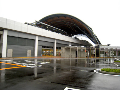 雨上がりの高知駅