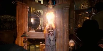 Alvo Dumbledore escapa da prisão com Fawkes