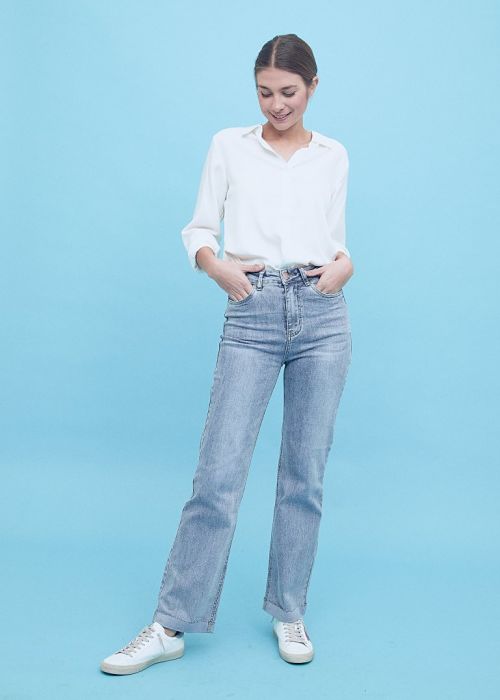 Tendencia jeans clásicos de mujer 2022