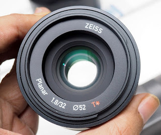 Zeiss Touit 32mm f1.8 for Sony APS-C