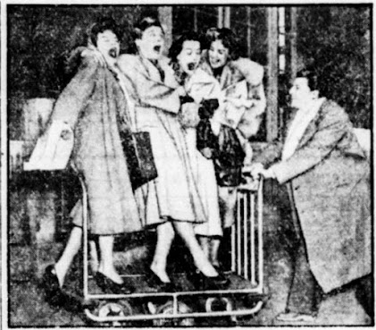 Gérard Philipe fait le clown à Orly (février 1951)