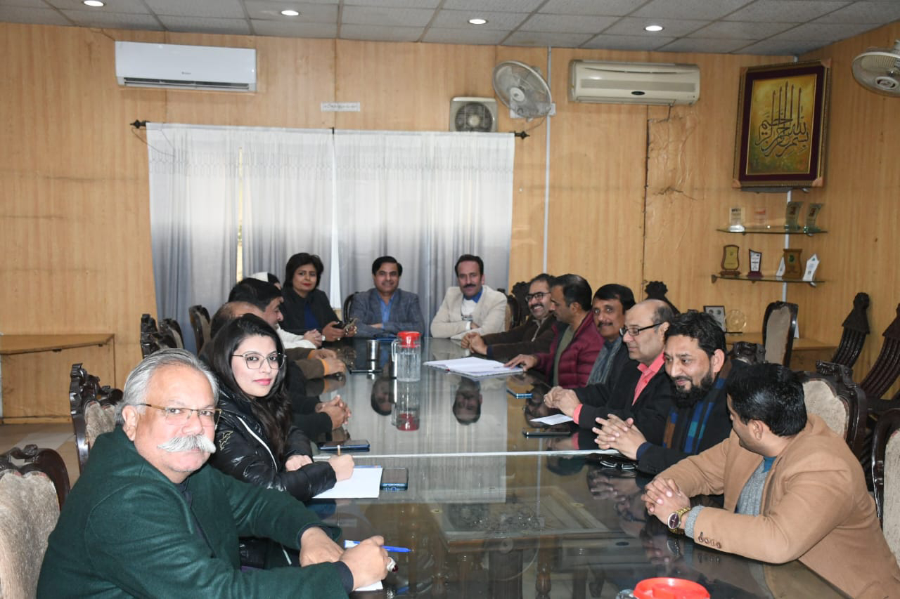 نیشنل پریس کلب اسلام آباد میں گورننگ باڈی کا اجلاس