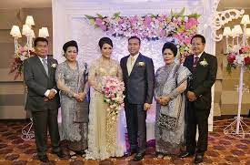 Model kebaya pengantin batak