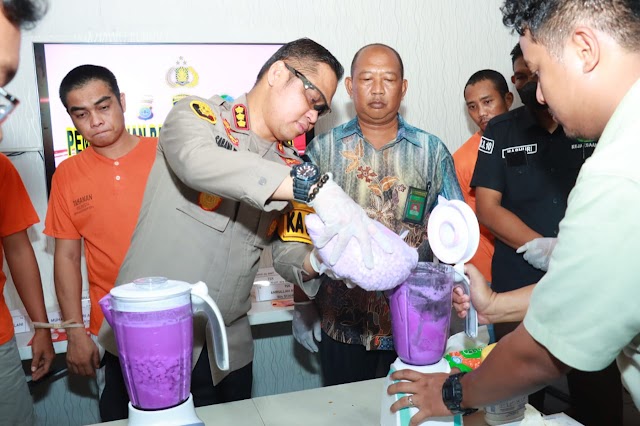 Polresta Banjarmasin Blender Ratusan Gram Sabu dan Belasan Ribu Pil Ekstasi