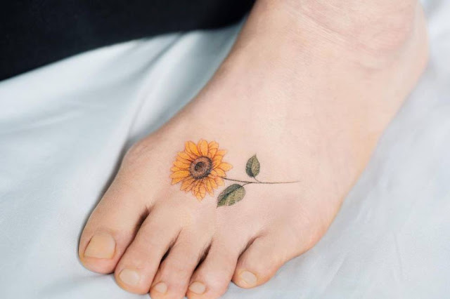 59 mini tatuagens femininas para quem ama o verão