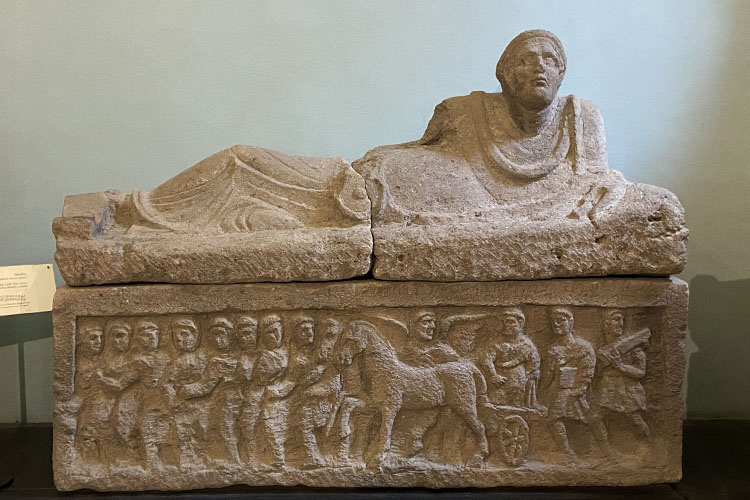 Sarcofago etrusco