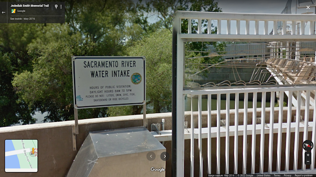 Odd Building in the Middle of the Sacramento River near the New SMUD Museum - SACRAMENTO RIVER WATER INTAKE STRUCTURE