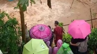 Diduga Drainase Buruk, Sukanagara Cianjur Dikepung Banjir Lumpur dan Diterjang Longsor
