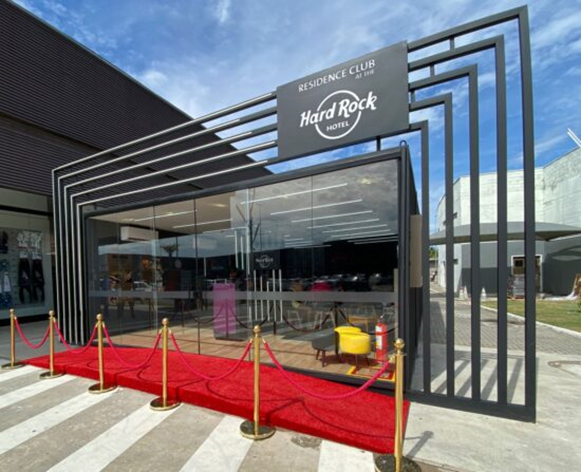 Hard Rock Hotel abre stand de venda no Outlet Premium Salvador