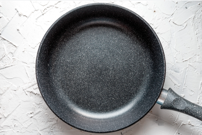 Prepare a New Aluminum Frying Pan