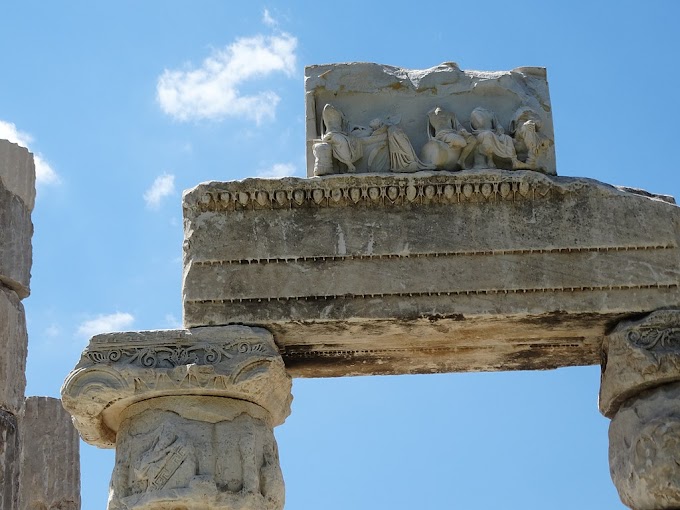 Μ.Ασία :Ανακαλύφθηκε μεγαλειώδης τάφος σε αρχαία ελληνική πόλη.