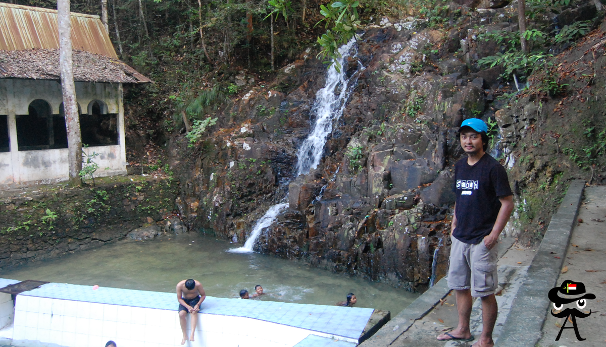 Photo Hunting at Pongkar Waterfall Recreation