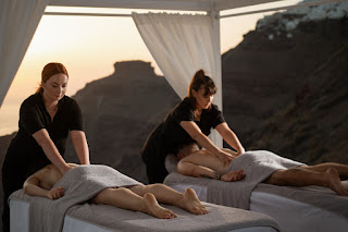 soma spa santorini, outdoor treatment to a couple
