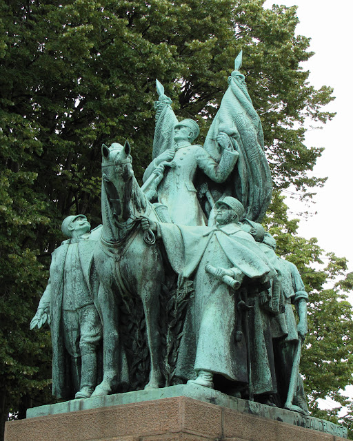 Monument to Alexander I of Yugoslavia with Peter I of Serbia and Maréchal Franchet d'Esperey by Maxime Real del Sarte, place de Colombie, Paris