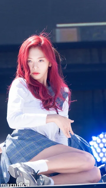 JiU was a participant on the YG survival show MIXNINE. (Ranked 4th) She left the show early due to scheduling.